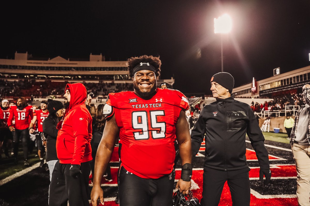 TexasTechFB's tweet photo. THE TOUGHEST.
HARDEST-WORKING.
MOST COMPETITIVE TEAM IN THE NATION. https://t.co/cEHmD7QrH5