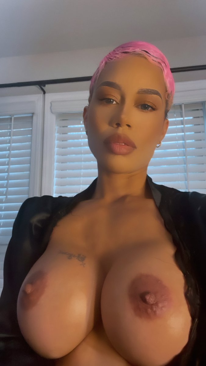 JasamineBanks's tweet photo. Just dropped some merch!! Link in the bio!! Anyone who purchases something from my online store will be entered into a raffle to win a date with me!!!

https://t.co/RPP2jPPq1H https://t.co/hx5WPYXDL8