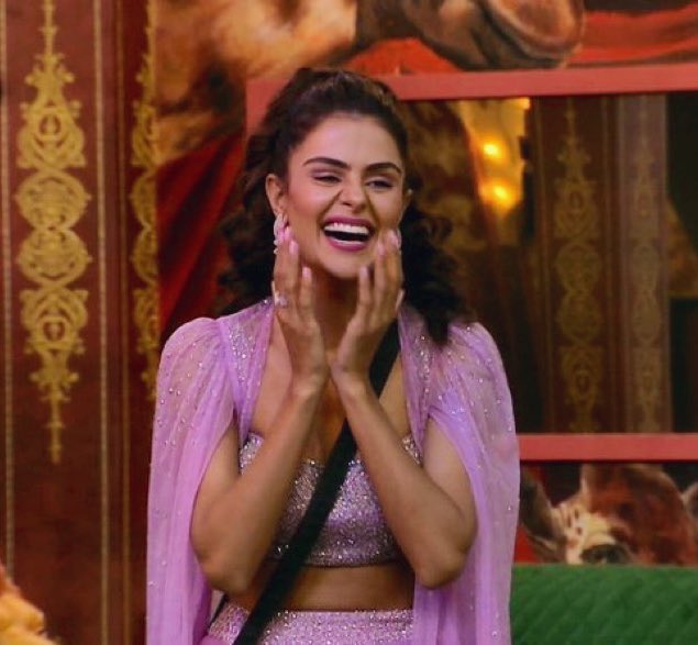devil_nahyan's tweet photo. #PriyankaChaharChoudhary ❤️ her she firmly stands against wrong and never lets anybody to stop her from putting her points .no 1 can dominate her. call her loud btw she is fearless.her desire to win every argument cos she never 2nd doubts herself.
UNBEATABLE PRIYANKA CHAHAR https://t.co/FLsh0VEyTN