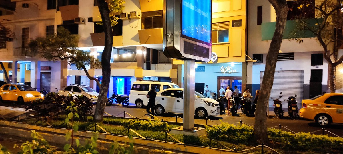 AntiVC_VC's tweet photo. Los negocios nocturnos se mueren de hambre por estos #toquesdequeda inútiles y sin percepción de seguridad...solo propician la clandestinidad e ilegalidad vs negocios que ustedes los arrinconan a la quiebra
@nielsolsenp @HMunetonZ @LassoGuillermo @GloriaGallardoZ @lacamaragye https://t.co/1N76Stfqn2