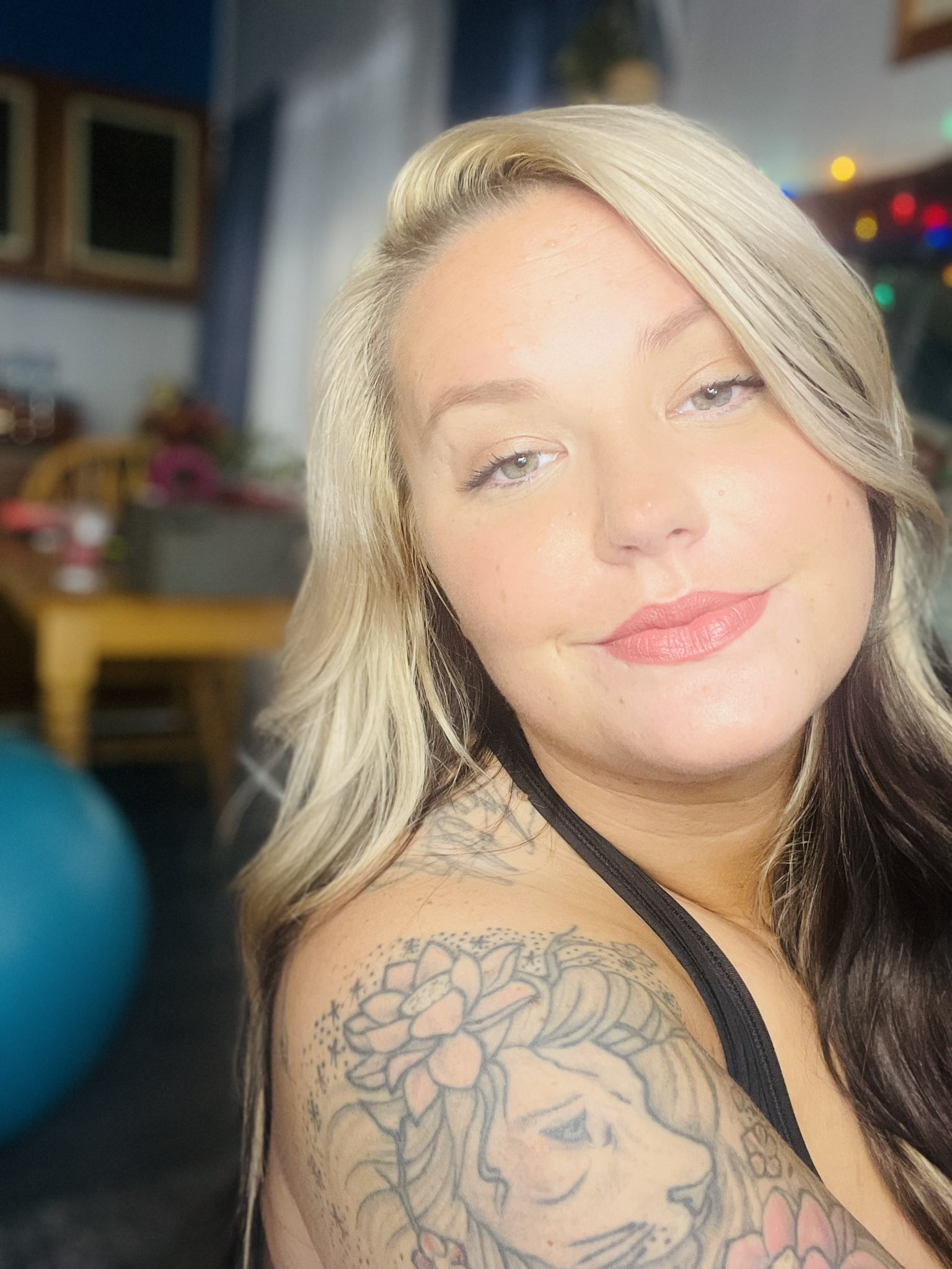 Riley River on Twitter: "New content 🥵. #onlyfansgirl #onlyfans #