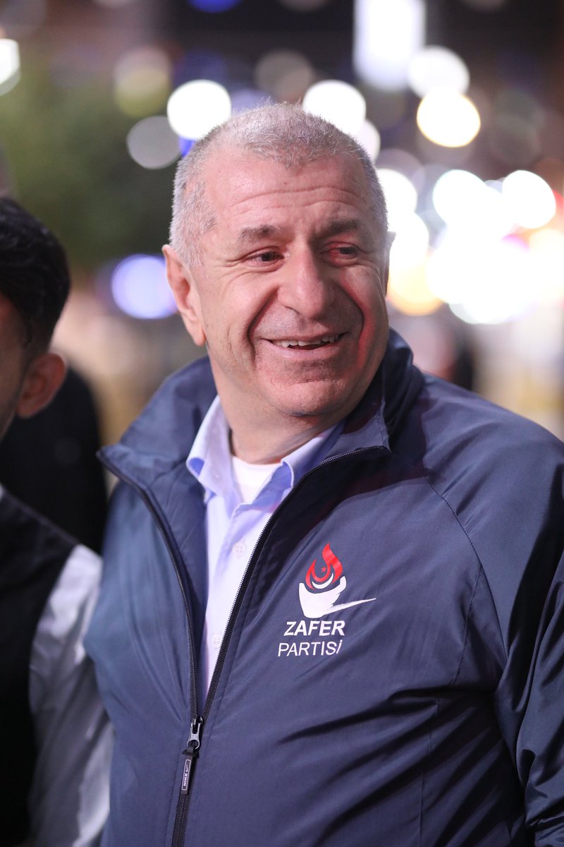 2023 seçimleri referandum olacak. Cumhur kazanırsa, Erdoğan ve mülteciler kalır.Millet kazanırsa Erdoğan gider, mülteciler kalır.Zafer kazanırsa, mülteciler, Erdoğan ve Kılıçdaroğlu gider.13 milyon mülteci GİTSİN diyorsan tek seçenek ZAFER PARTiiSİ.Kalsın diyorsan diğer partiler.