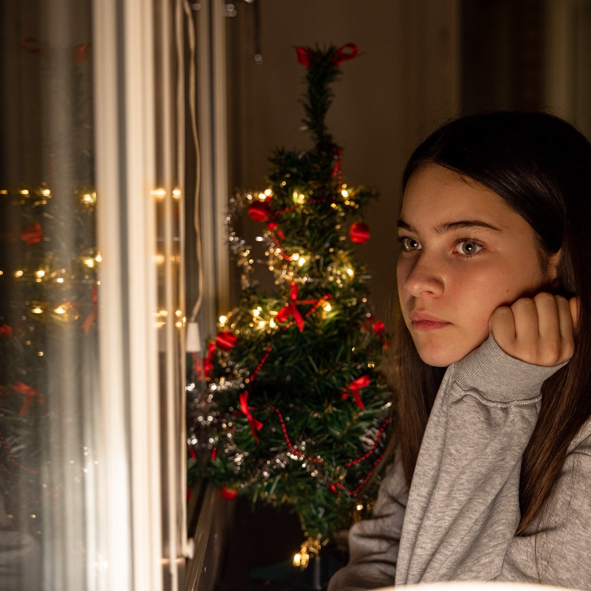 ”Jag får dåligt samvete när jag ser att mamma inte äter. Ibland säger jag att jag är mätt för att hon också ska få mat. Jag vet att hon oroar sig för hur julen ska bli och det gör jag med.”