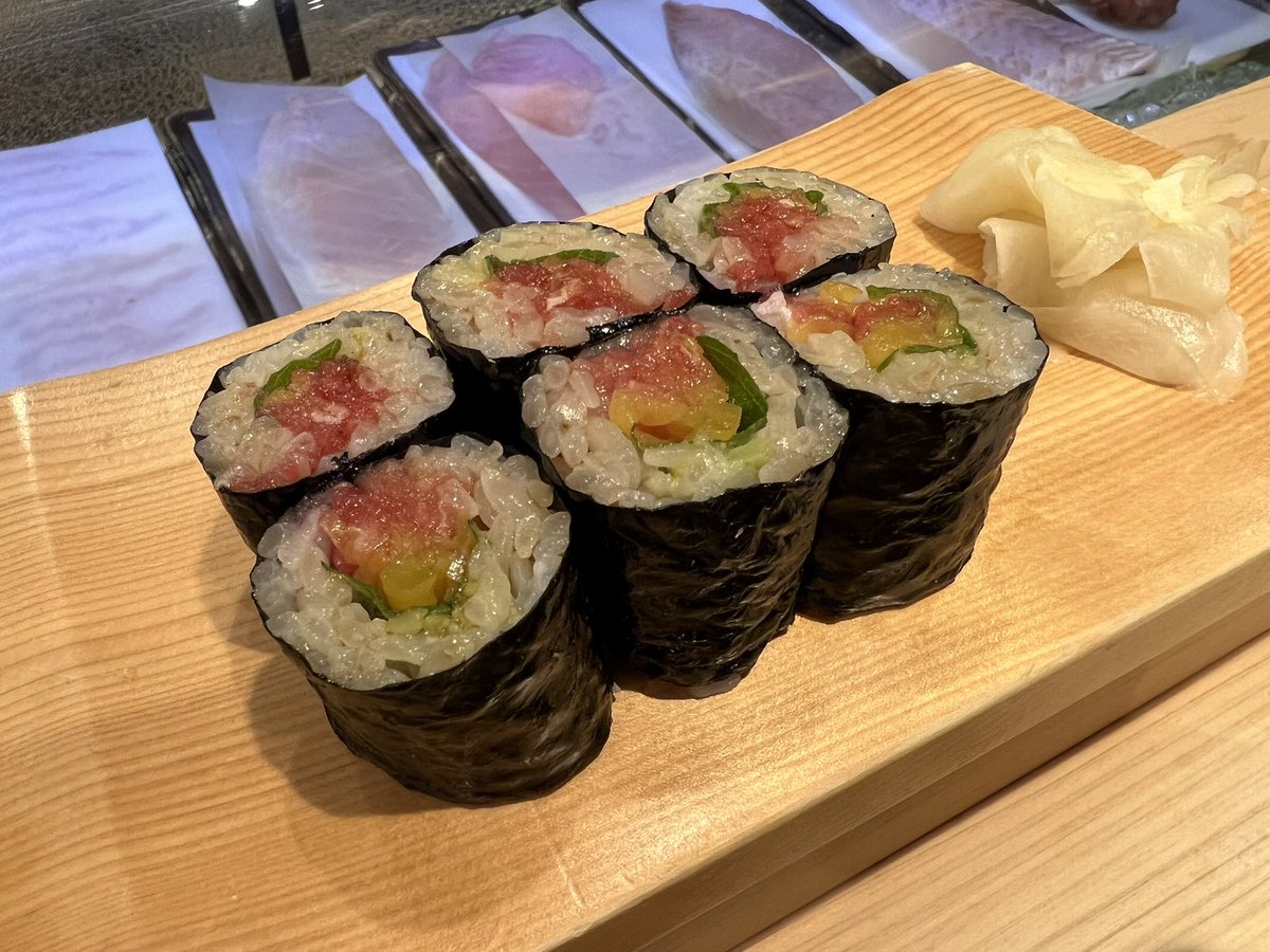 craney19's tweet photo. ランチでリーズナブル鮨といったらここだよね
さんざん食べ飲みして驚きの価格帯
ヘビーユース&amp;日常使いができる店
また来ちゃった
#蟹鮨加藤 #狸小路1丁目 https://t.co/obvOFBHDCw