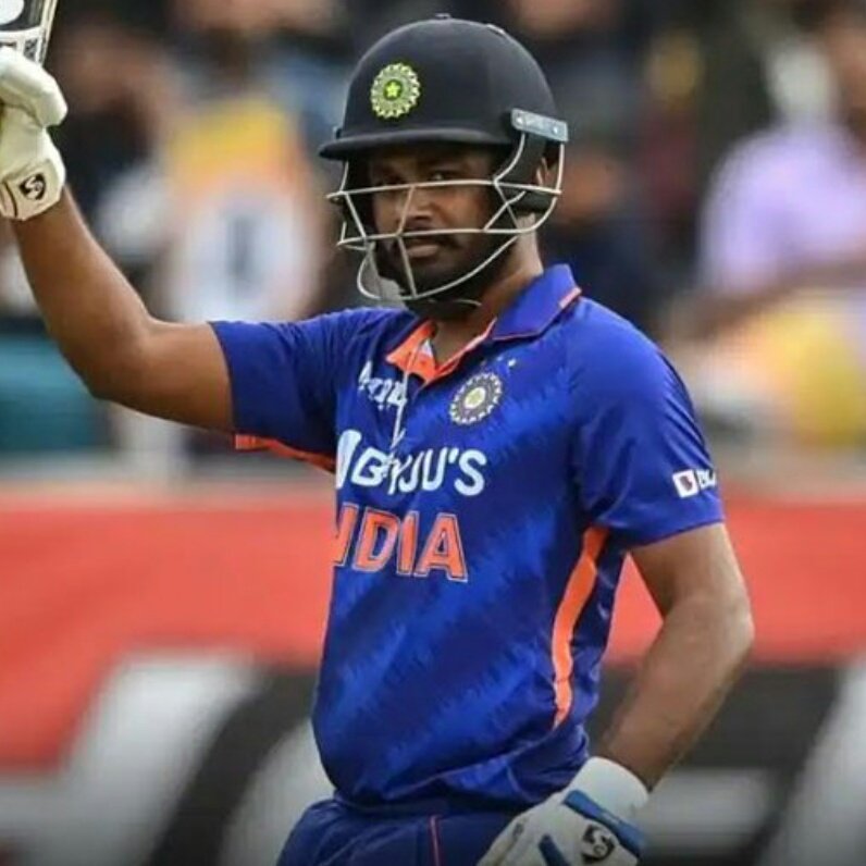 Rishabhian_17's tweet photo. Who Deserves To Play In ODI ??

#RishabhPant - ❤️
#SanjuSamson - 🔁

#SanjuSympathyFans https://t.co/9S9nSV3H5T