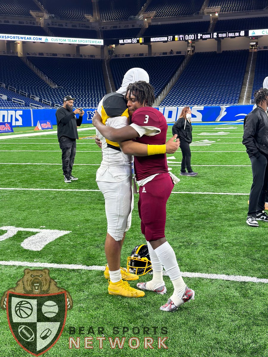 BSN_HQ's tweet photo. Following the MLK win over Muskegon King QB @dantemoore05 chatted with and embraced Muskegon QB @GuyMkhi. Great moment from two great competitors. Never let the situation change you. https://t.co/eSrSMK0uN1
