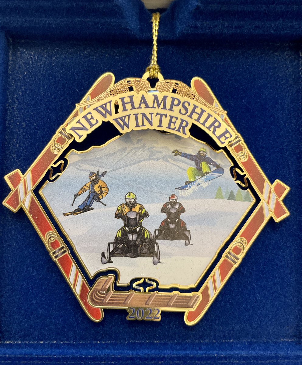 zekecat2000's tweet photo. 2022 NH Ornament on sale at NH State House https://t.co/dE9Vb41pLT