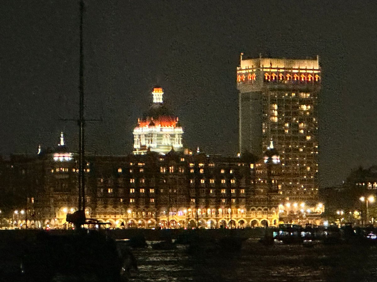 padmabkkumar's tweet photo. The iconic Taj Mahal Hotel is a beauty to behold, be it night or day!
These pictures were clicked by us bunch of friends from a yacht. https://t.co/OWV7hzEzp1