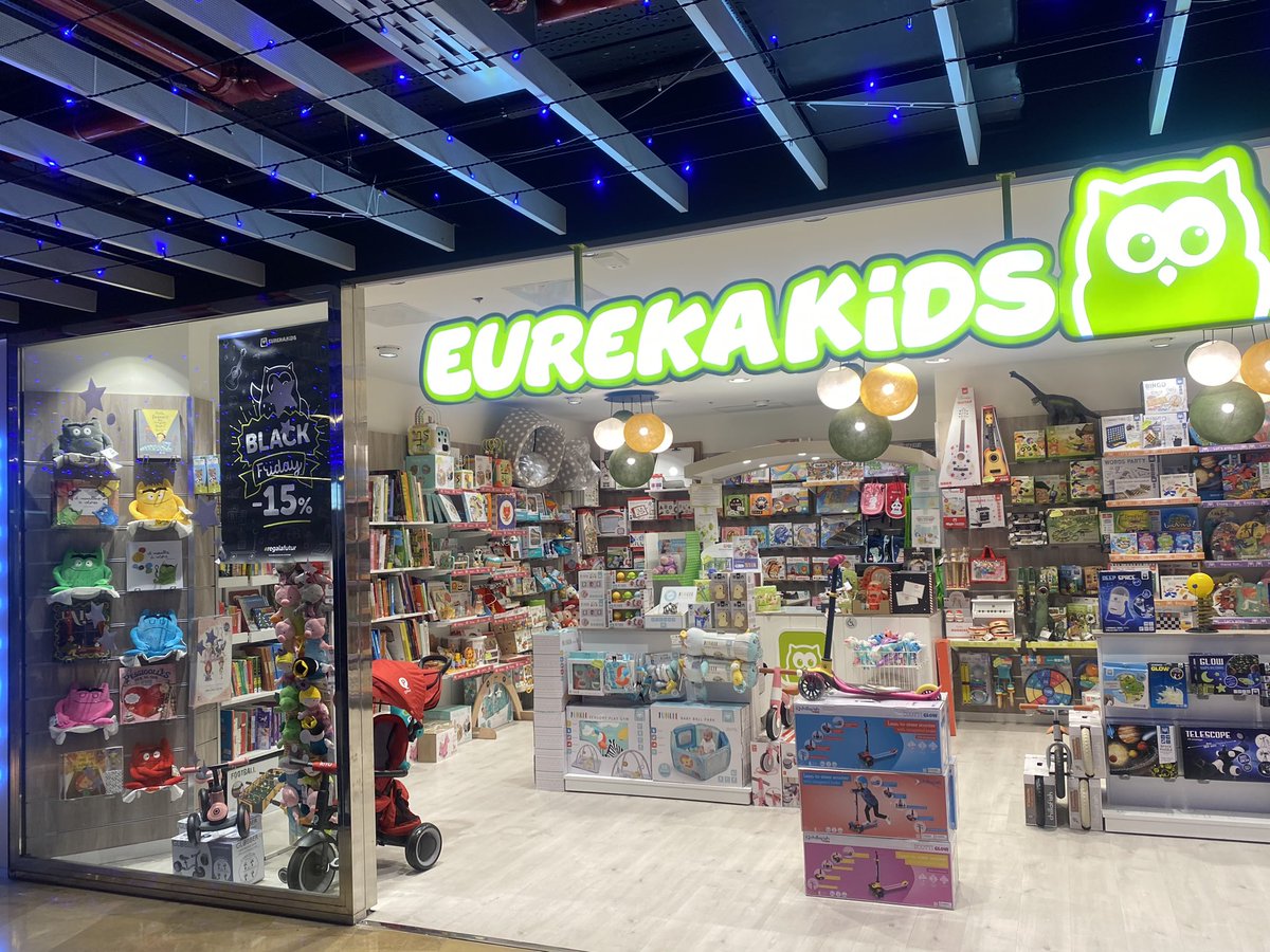 Ahir passejant. Quina il.lusió veure el nostre llibre #contes #PessigollesPelCor #CosquillasParaElCorazon en un aparador! <a href="/ParramonEdic/">parramon_edic</a> #SolerConangla visca #educacioemocional #EcologiaEmocional pels nostres infants! Gracies <a href="/eurekakids/">EurekaExperiences</a> Barcelona Illa Diagonal <a href="/funecoemocional/">Fundació Ecologia Emocional</a>