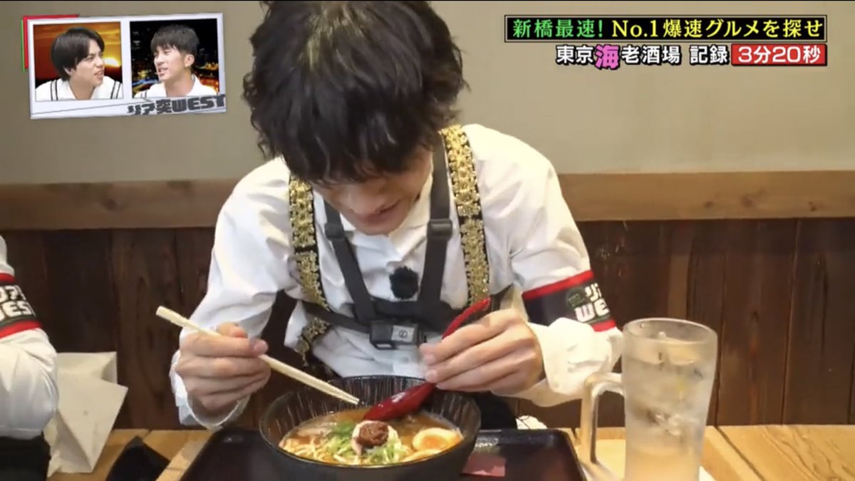 sanomasayachan's tweet photo. マサヤチャンよく箸の持ち方変って言われてたけどついにレンゲの持ち方とラーメンの食べ方までやばいのバレたんしぬ https://t.co/cj2WXPknkJ