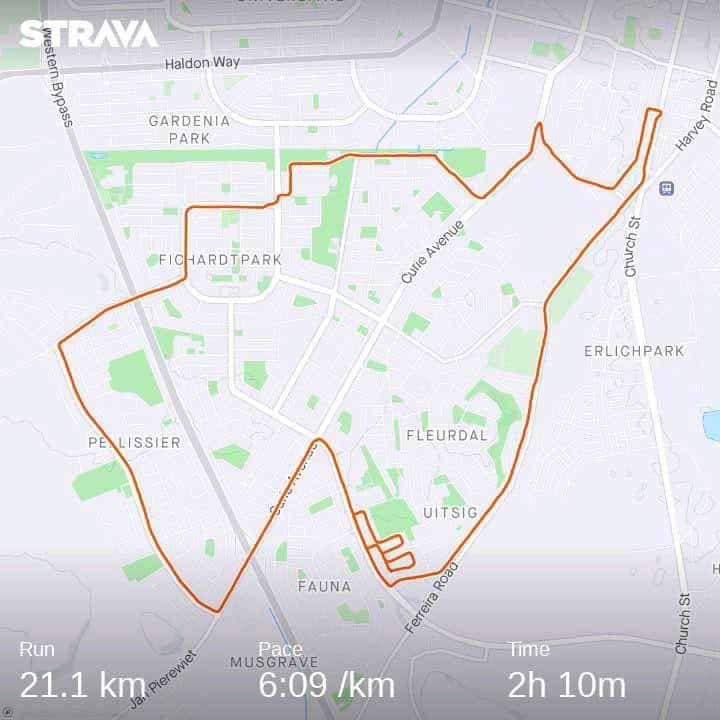 tello_rams's tweet image. Half Marathon Sunday, beat my own record. 
🤣🤣🤣 hey did I not trip and fall at 15km, my first fall in 2 years of running, but no damage. 
#TSHABakoo 🏃🏃🏃
#double2021efforts 
#fetchyourbody2022 
#ipaintedmyrun 
#RunningWithTumiSole 
#progressoveremotion 
#IChoose2BActive