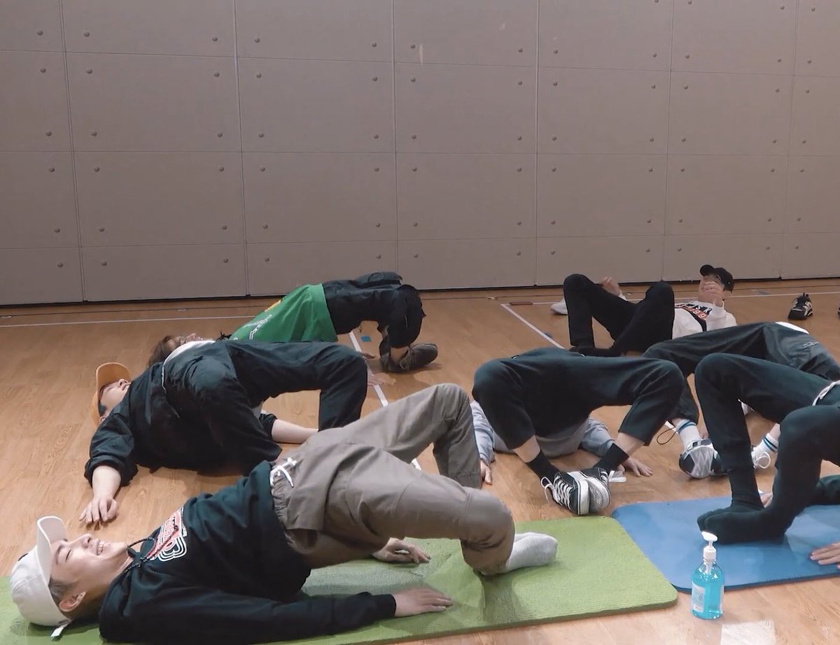 xultryminx's tweet photo. “what the hell goes on in wayv?”

a questionable thread https://t.co/ds6lrWNg03