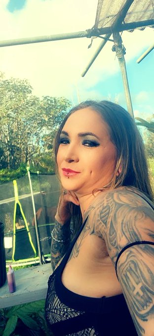Stare into my hypnotizing eyes and send me 10 just bcuz I&rsquo;m hot 🔥 you cucks know you want to 💵  Findom<a href="/tag/alphacouple"class="tags"><span>#alphacouple</span></a>