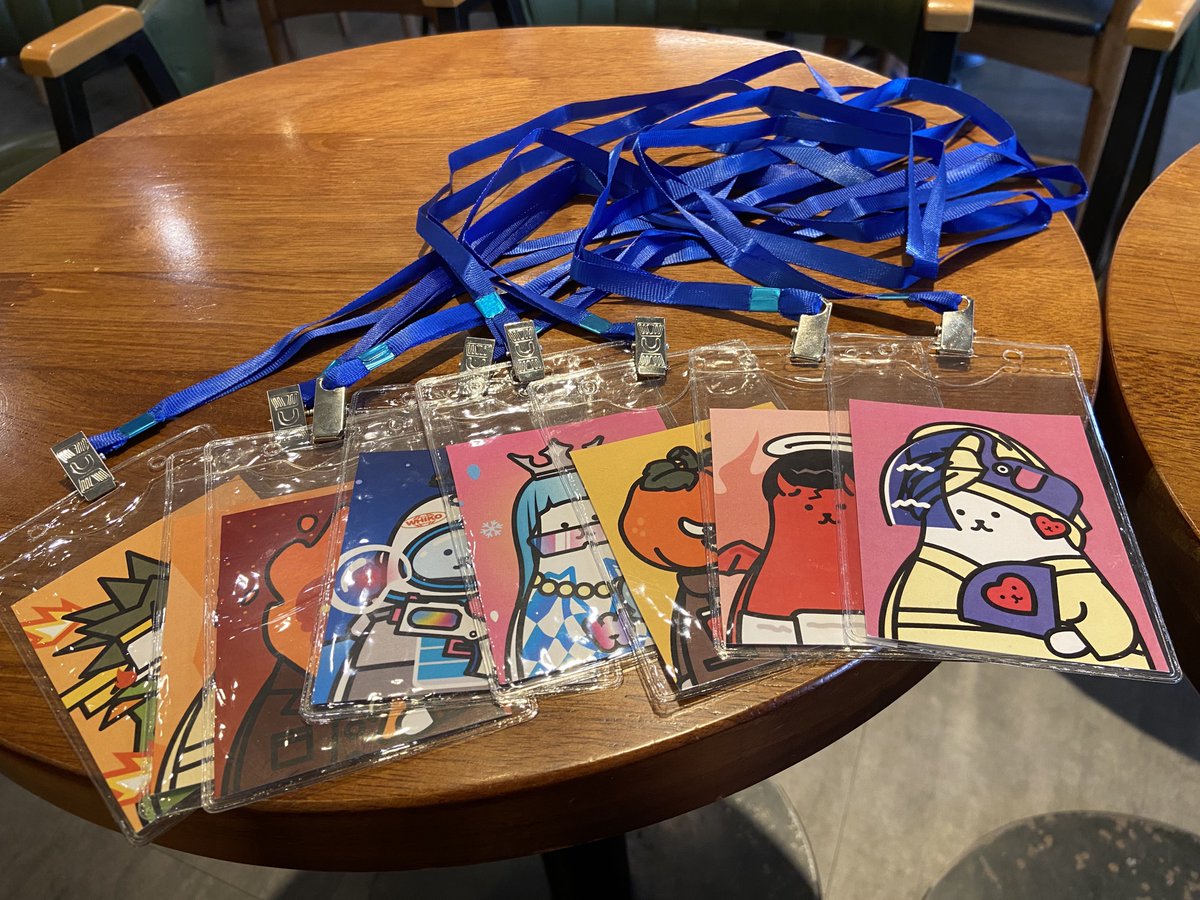 今天Niko與五條Ko，一起來咖啡廳完成
名牌、貼紙（雖然都是我在弄😅）

名牌裝好才發現 數量不夠🤣

等等再來去補幾個

活動倒數3小時

<a href="/WHIKO_LAND_TW/">WHIKO 謎の生物 TW</a> <a href="/WHIKO_LAND/">WHIKO LAND</a> 

Ko惜不是NI~