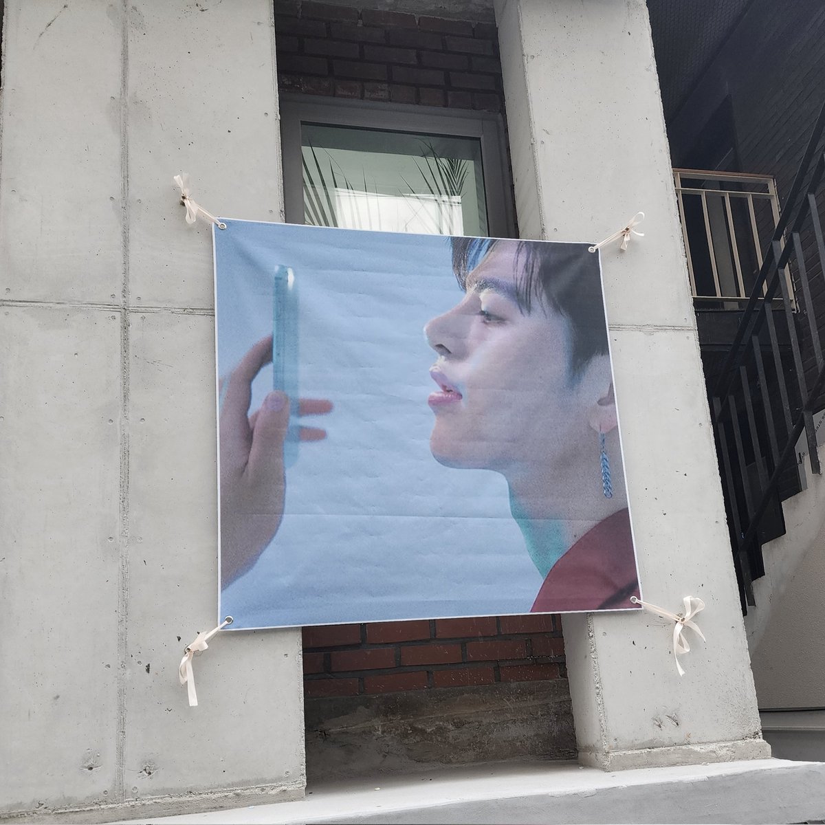 appleboy_dd's tweet photo. 🤍주내 데뷔일 기념 카페 방문🤍

준회 감성 그 자체였던 공간
소품 하나하나에서 묻어나는 감성이 ,,
못왔으면 너무 아쉬웠을뻔한 ㅠㅠ
감사합니다🫶

#deepnight_june
#june_7th_anniversary https://t.co/j3sRVSUPIU