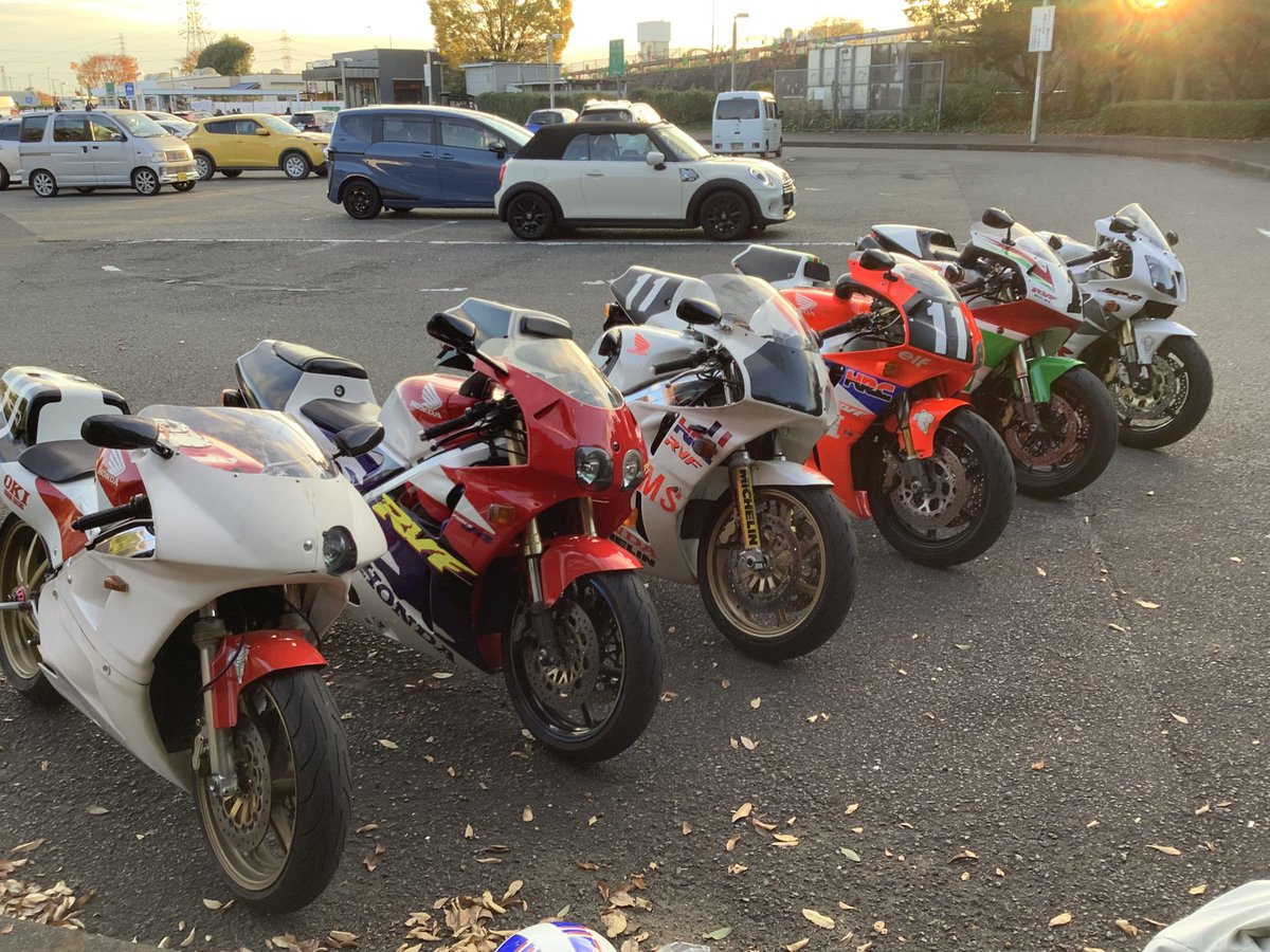 HondaV4BikeFan's tweet photo. #NC30
#NC35
#RC30
#RC45
#SC45
一通り揃った！！
ロイヤルストレートフラッシュ https://t.co/afb3tGtVea