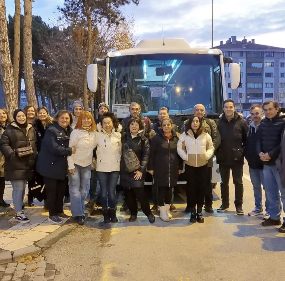 sakaryaeczodasi's tweet photo. #27KasımBüyükEczacıMitingi için Sakarya Eczacı Odası olarak Sakarya, Bolu ve Düzce’den meslektaşlarımız Ankara yolunda.

#EczacıyaHakEttiğiDeğerVerilmelidir https://t.co/P9jYtvGIVh