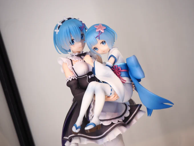 レムだ色んな格好してるがこの衣装のレムがやっぱりレムだなってなる(?) 