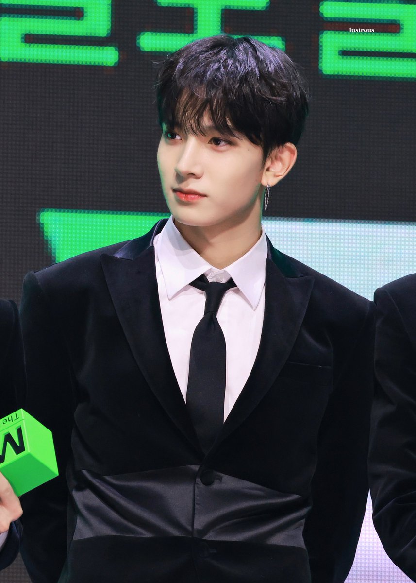 deerlustrous's tweet photo. 221126 MMA 

왕자님 

#ENHYPEN #엔하이픈 #HEESEUNG #희승 https://t.co/fzCnDO5fyB