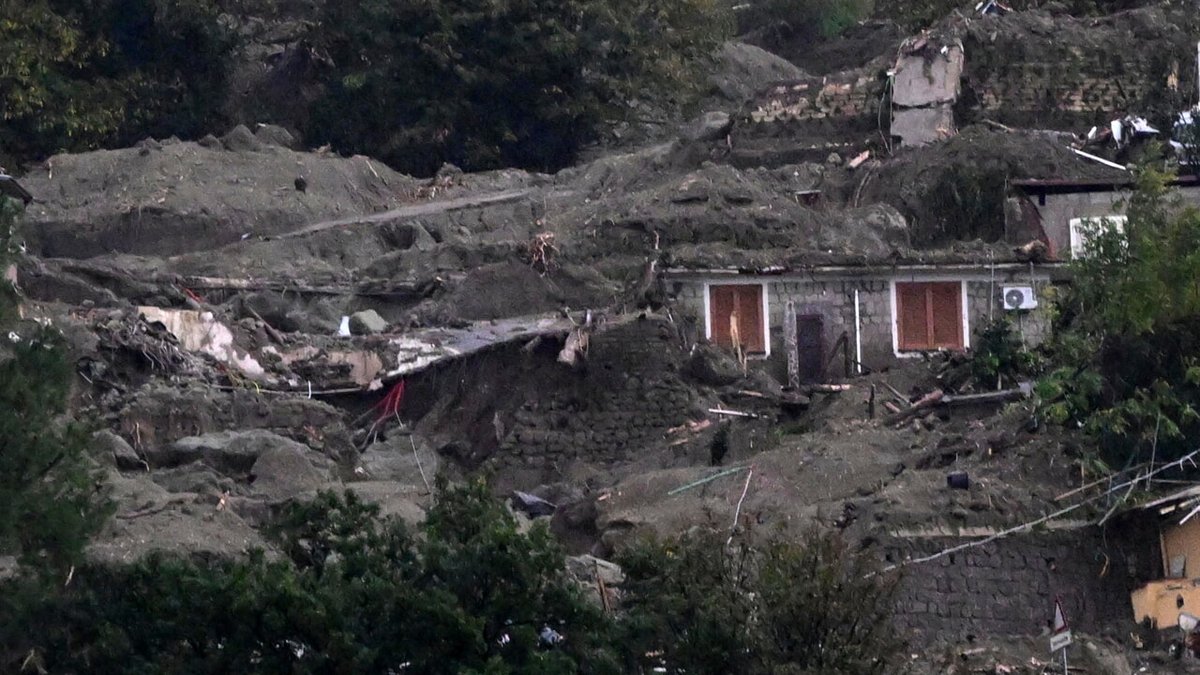 Frana di Ischia, una donna morta ed ancora undici dispersi. 
Una tragedia figlia della diffusa disattenzione sul tema della fragilità ambientale e dalla irresponsabilità dell'uomo.