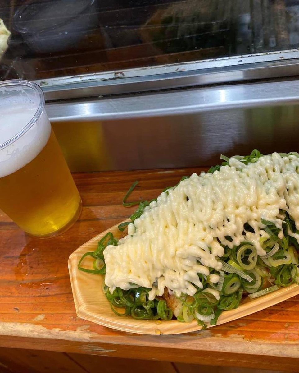 Shizu07475's tweet photo. ✨✨✨食べ歩き〜大阪✨✨😋
週末にかけて大阪へと…
たこ焼きと串揚げは大好物😋
今回は出会うところで好きな物を食べる〜って、久々に満喫してきました✨
明日からは食べ物控えて過ごします😅

#お好み焼き鶴橋風月
#たこ焼きはなだて
#串かつ料理活
#ステーキハウス听　北新地
#大阪天満宮 https://t.co/b7mmUlIwyD