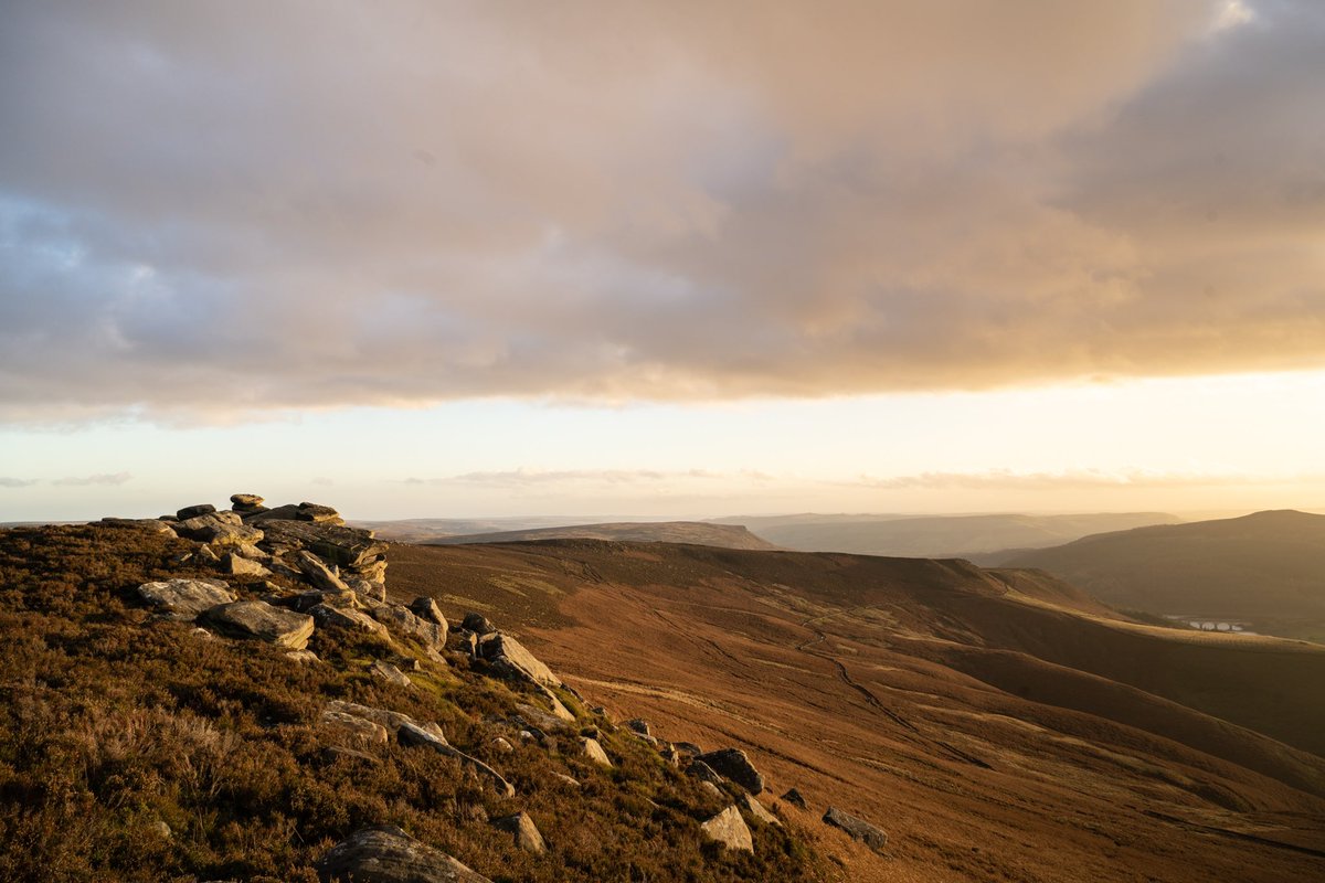 JasonSiddall2's tweet photo. A walk up to Derwent Edge..had the place to myself pretty much all afternoon.
@theoutdoorcity
@peakdistrict
#sheffield
#landscapephotography
#landscapepic https://t.co/fyxr8G6bYo