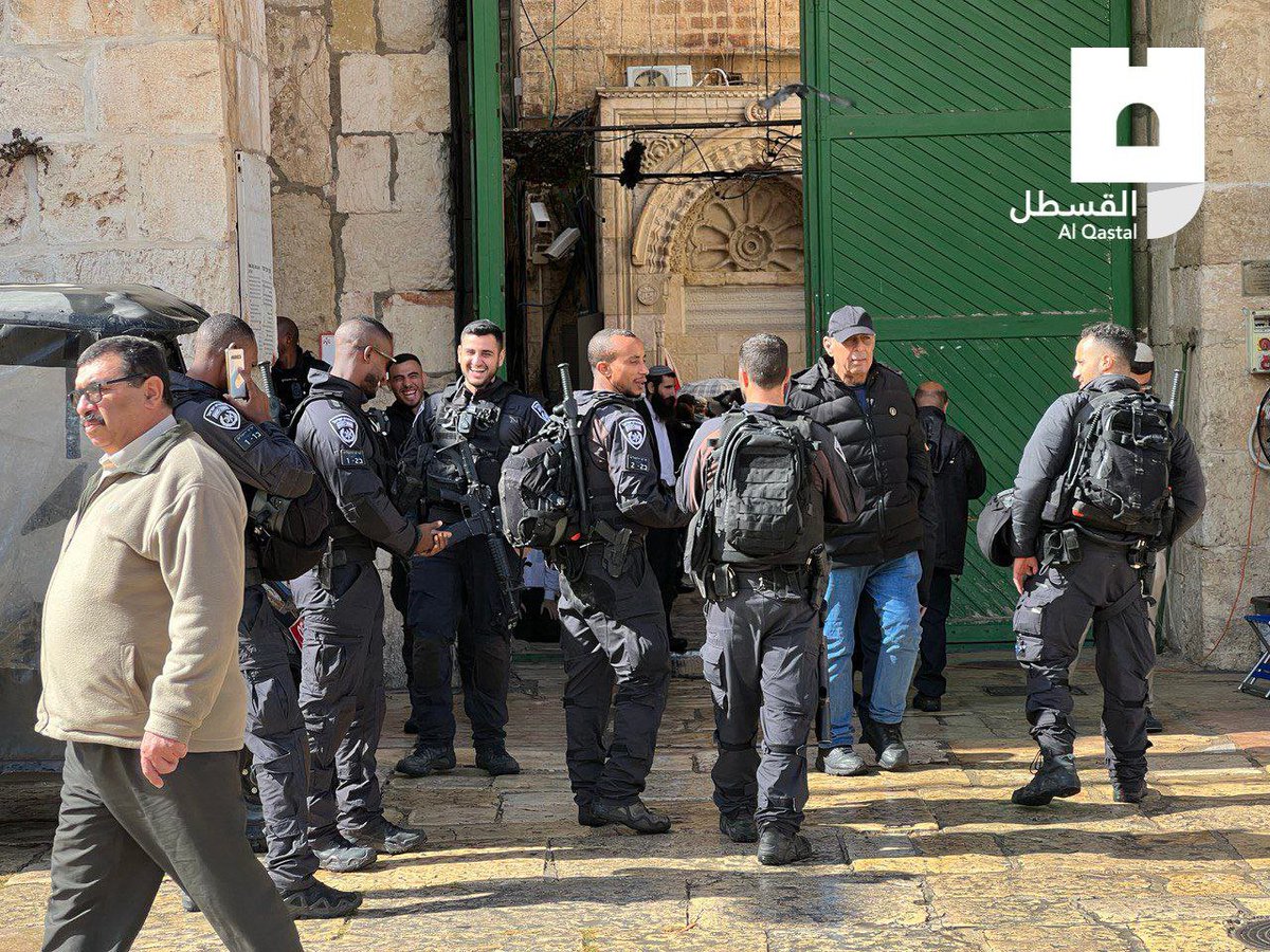 مستوطنون يقتحمون المسجد الأقصى منذ ساعات الصباح بحماية قوات الاحتلال

🇵🇸

#SahabatPalestina_ID