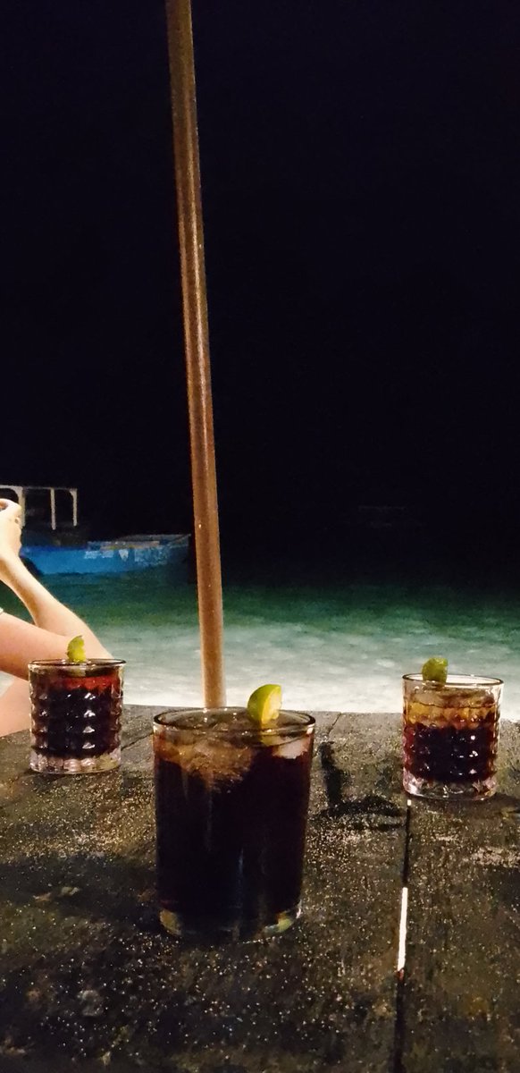 7Scubaboy's tweet photo. I always love to chill near by the seashore or sa beach. 
#islandlife https://t.co/X6dyMgI0B7