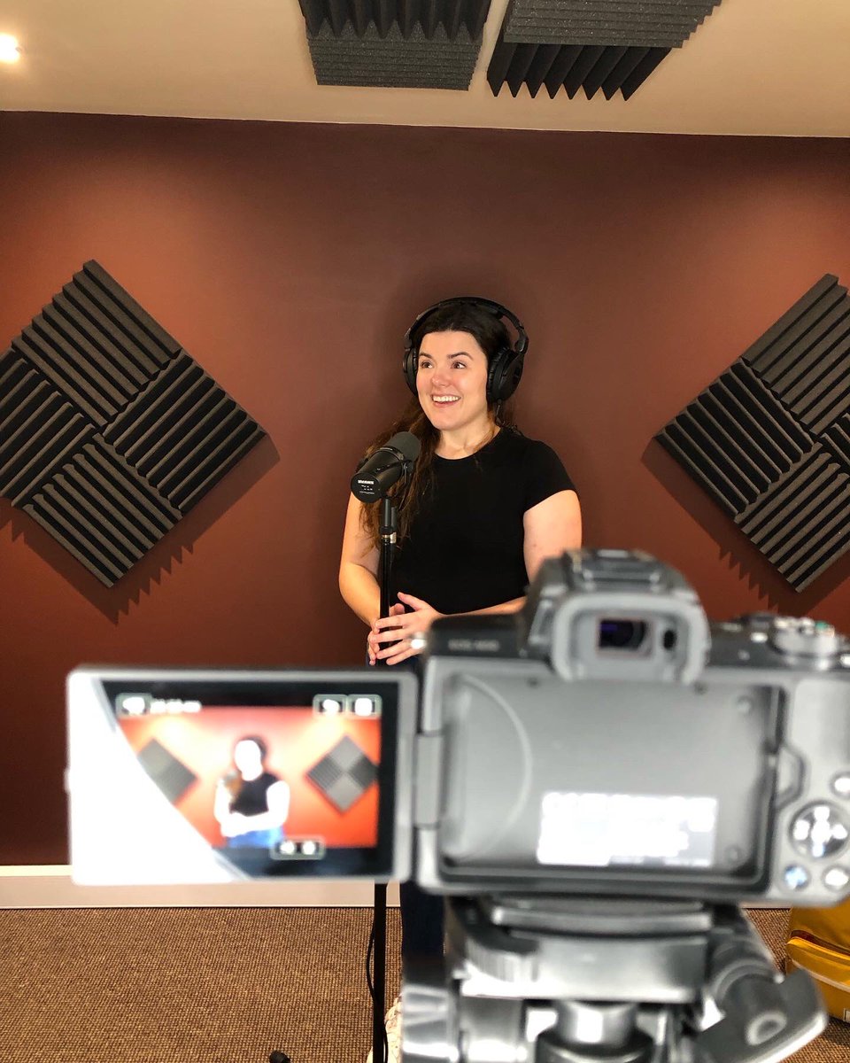 LSP_VocalReels's tweet photo. Recording with JENNIE NEUMANN 🖤 https://t.co/u34u4Uv8wS