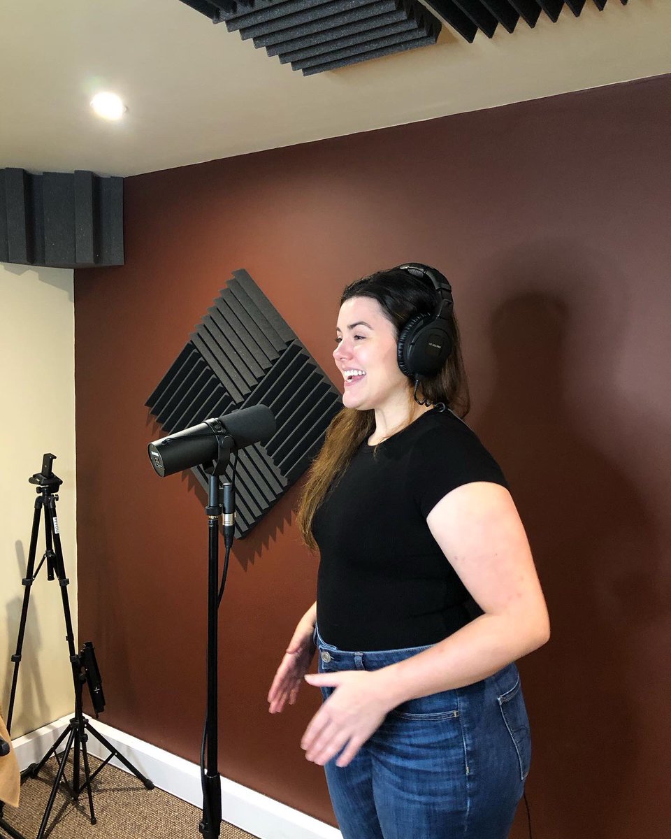 LSP_VocalReels's tweet photo. Recording with JENNIE NEUMANN 🖤 https://t.co/u34u4Uv8wS