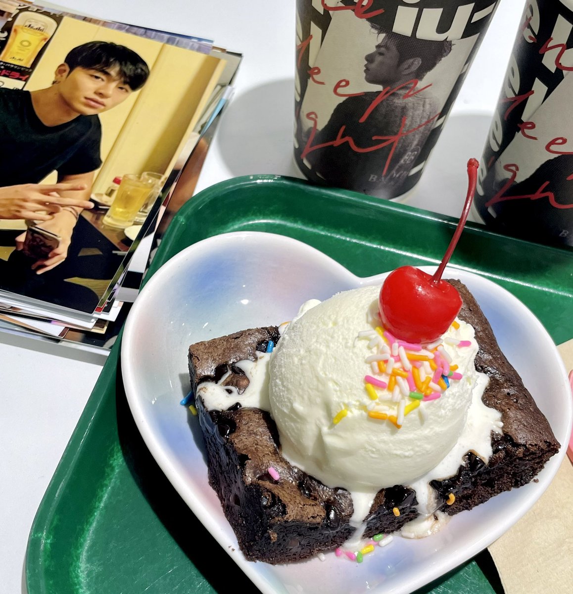 tmyj_s2's tweet photo. 여기가 엑스룸인지 카페인지 ₍ᐢ._.ᐢ₎♡ ༘

#deepnight_june
#june_7th_anniversary https://t.co/TTZRuwgR9f