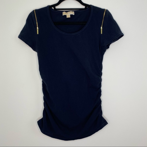 CeeLee_kk's tweet photo. So good I had to share! Check out all the items I'm loving on @Poshmarkapp from @aritheblondie #poshmark #fashion #style #shopmycloset #nydj #michaelmichaelkors #niczoe: https://t.co/sI5kW4zT95 https://t.co/5IIkM7F5Ln