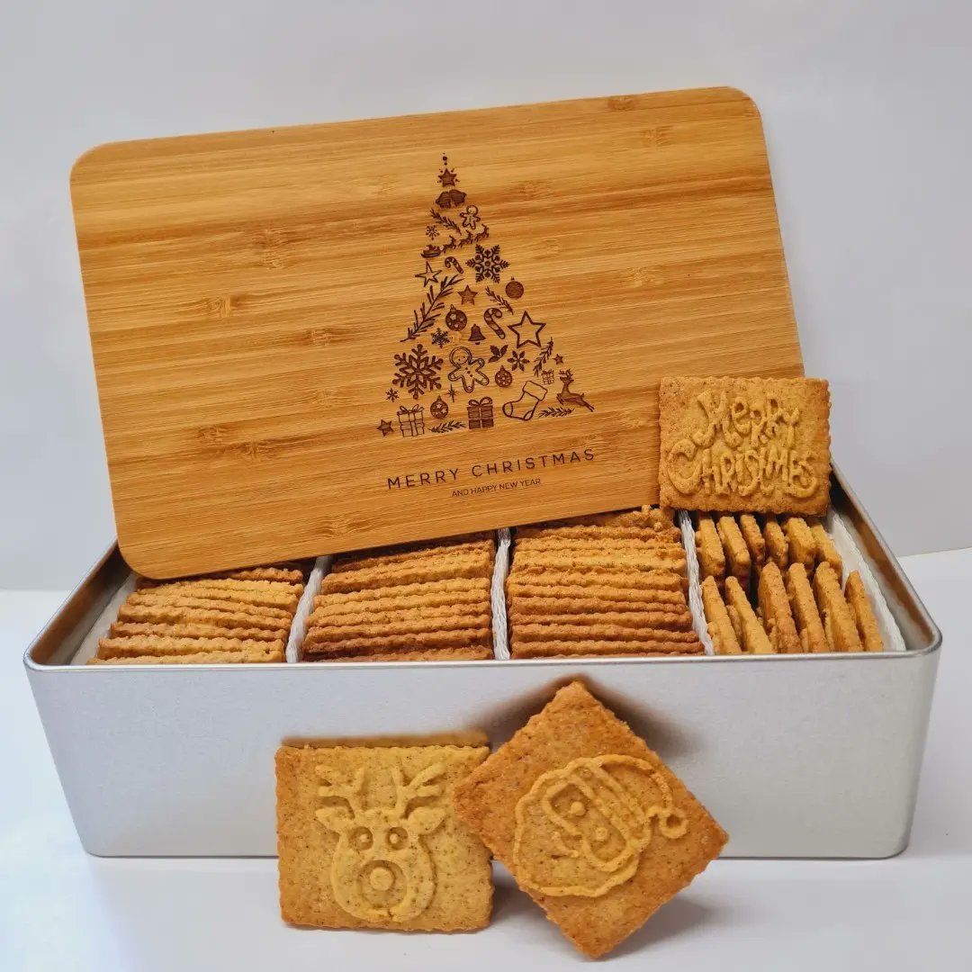 KeksKreator's tweet photo. Einen schönen ersten Advent 🕯️🍪❤️
Wer etwas
EINZIGARTIGES, 
HANDWERKLICHES, 
HOCHQUALITATIVES, 
AUS REGIONALEN ROHSTOFFEN, 
NACHHALTIG HERGESTELLTES
für seine Lieben, Mitarbeiter, Kunden sucht, wird garantiert bei uns fündig!
https://t.co/hbGfahqMSV
#Handwerk #sagsmitKeksen https://t.co/03Fk1Fc8oh