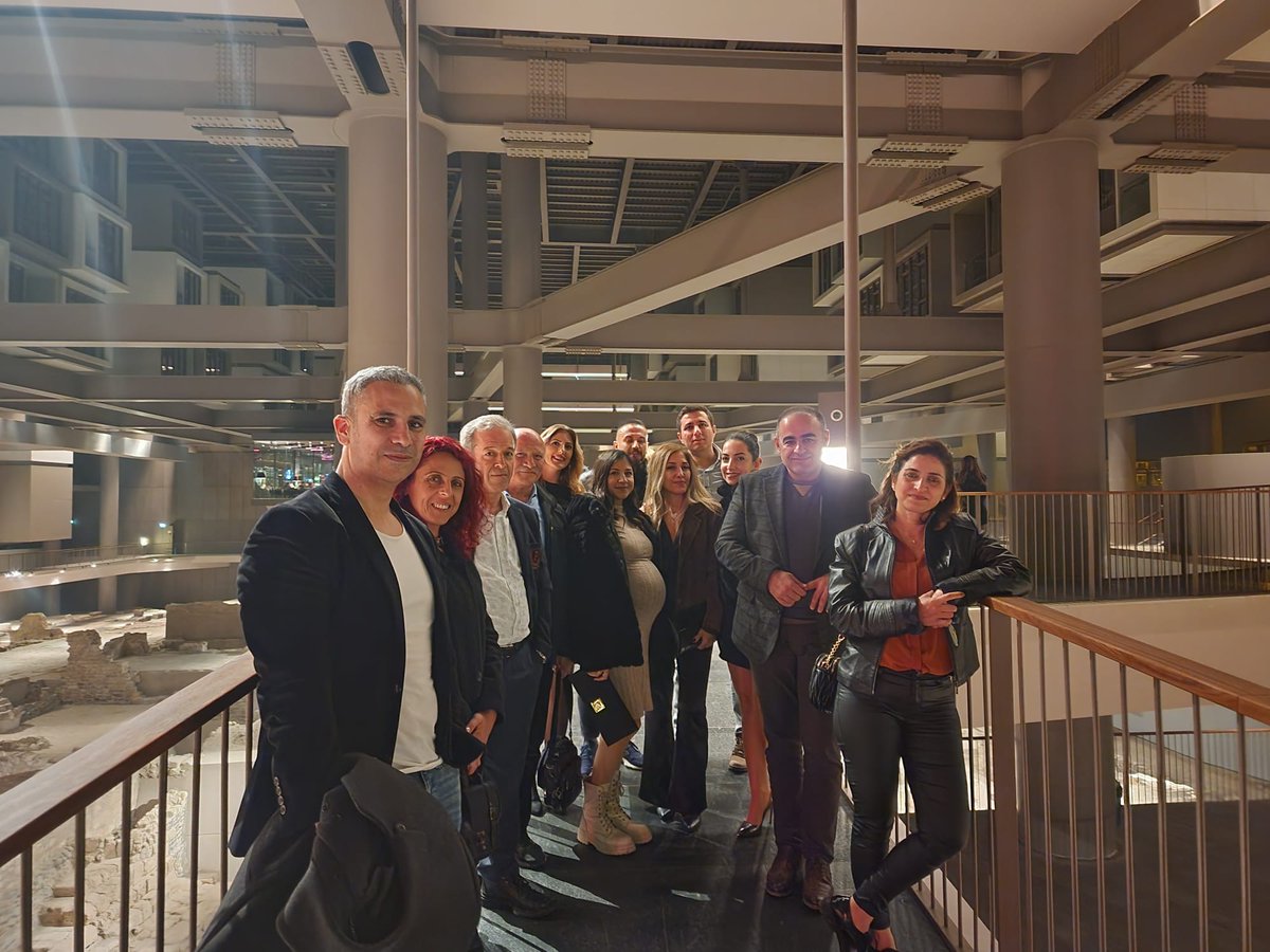 Ctinaztepeoo's tweet photo. Öğretmenler günümüz kutlu olsun https://t.co/X6e8nChPMw