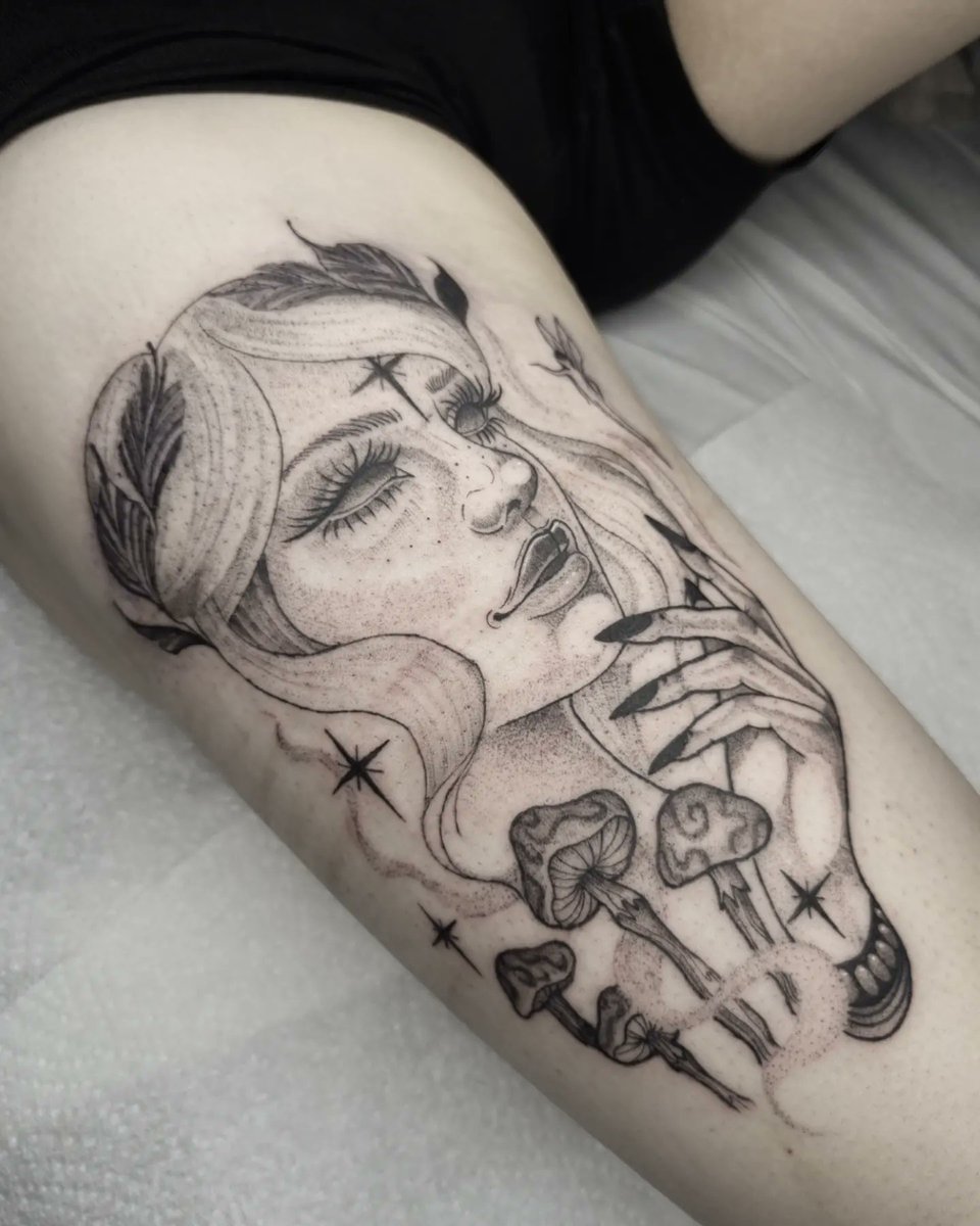 scar cover up from today.. anyone else feel quite emotional after a scar cover up session..? hit me in the feels this one ✨️