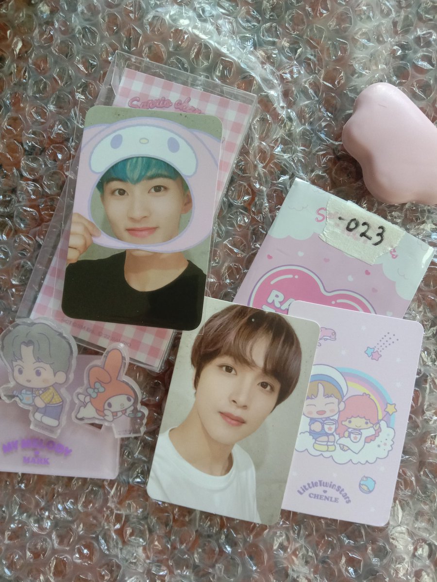 LOVINGSUNGCHAN's tweet photo. #linyamomints 

Hi @markwinspick !! They're finally here after the long wait 😅 thank you so much for packing them safely!! #MKWPick_Feedback https://t.co/VJj0zSqwwN