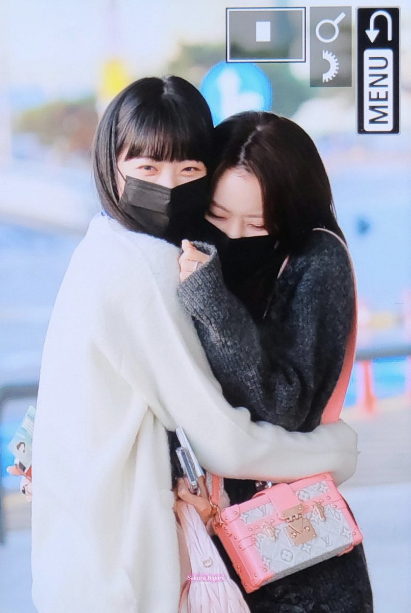 serafied's tweet photo. THIS PIC IS THE CUTEST WTF https://t.co/H7DE7LCiVr