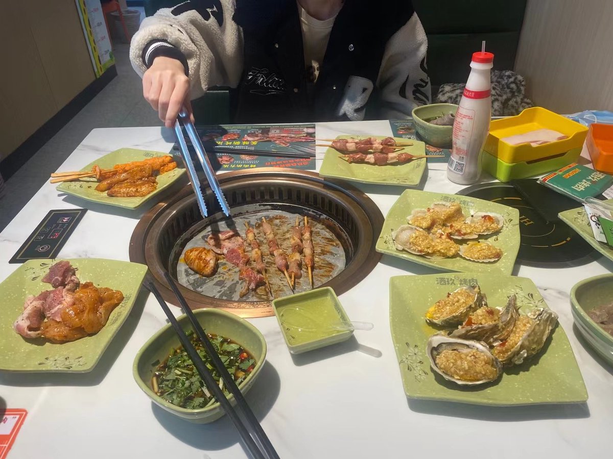 HXxkee's tweet photo. 贺师傅纸上烤肉 https://t.co/QeoMe5GlXp