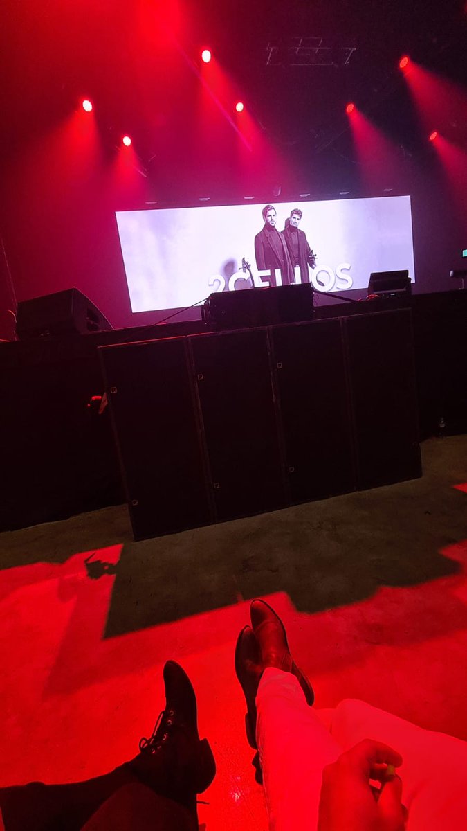 RomanthiM's tweet photo. 2Cellos!!! https://t.co/ya8sKPG6Ri