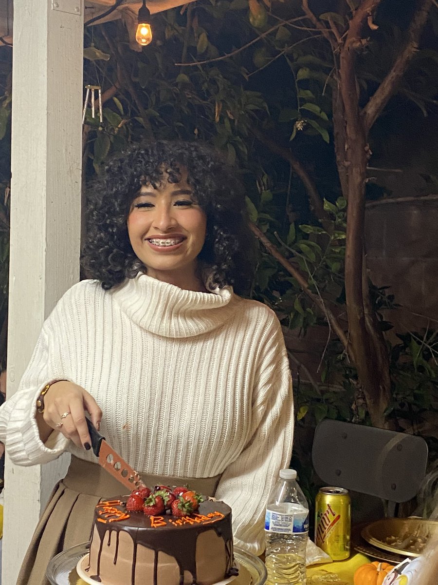 PerfectlyYvette's tweet image. 😁