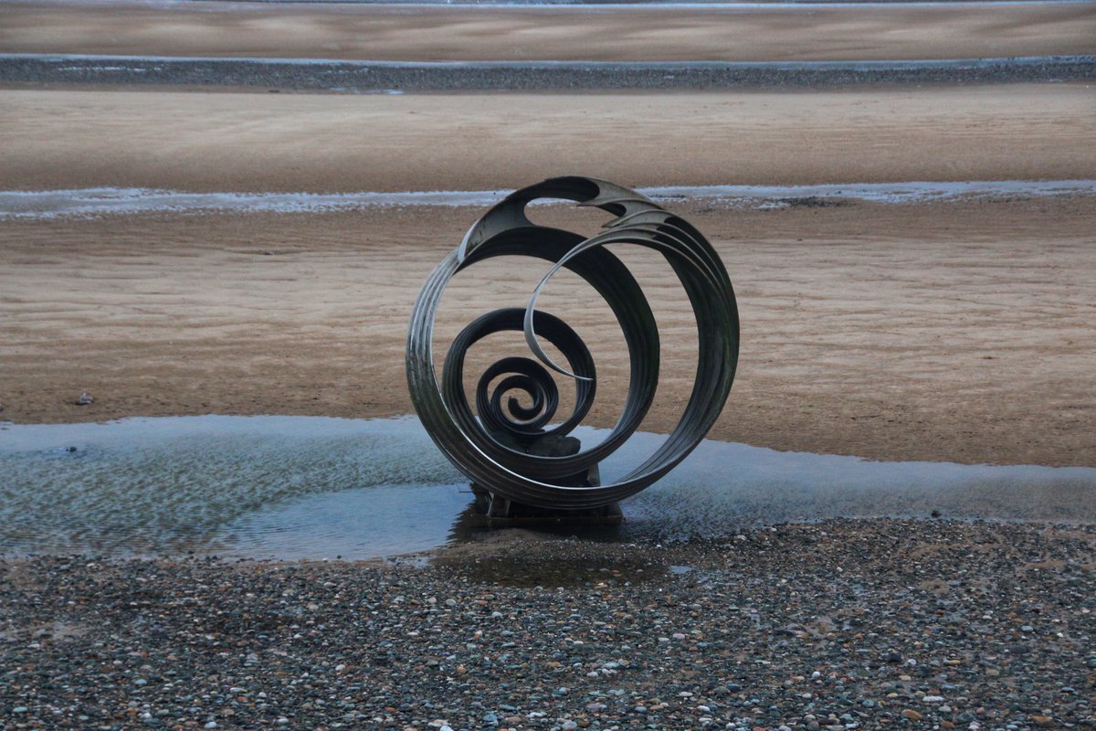 studant47's tweet photo. #LancashireDay2 #ProudPreston #Cleveleys #MarysShell #StoneJetty #WallaceGromit @prestonmarkets @ParksInPreston @ActiveLancs @LancsMind @BBCLancashire @leponline @VisitLancashire #Lancashire @LancashirePics https://t.co/dgjq6M09XH
