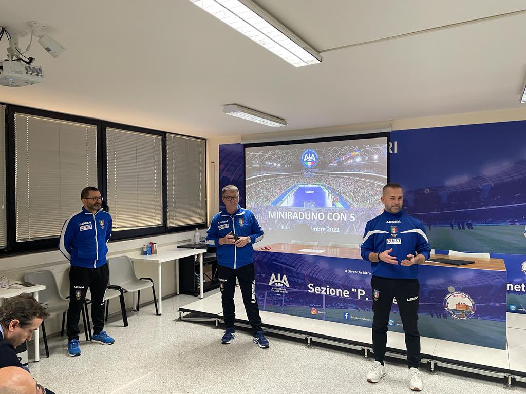AIA_it's tweet photo. È iniziato a Bari il raduno della #CON5.
Il Responsabile Peroni: “Gli incontri formativi in presenza sono importanti momenti di crescita tecnica e personale”.
#AIA #futsal #calcio #sport https://t.co/gizP4CBjBP