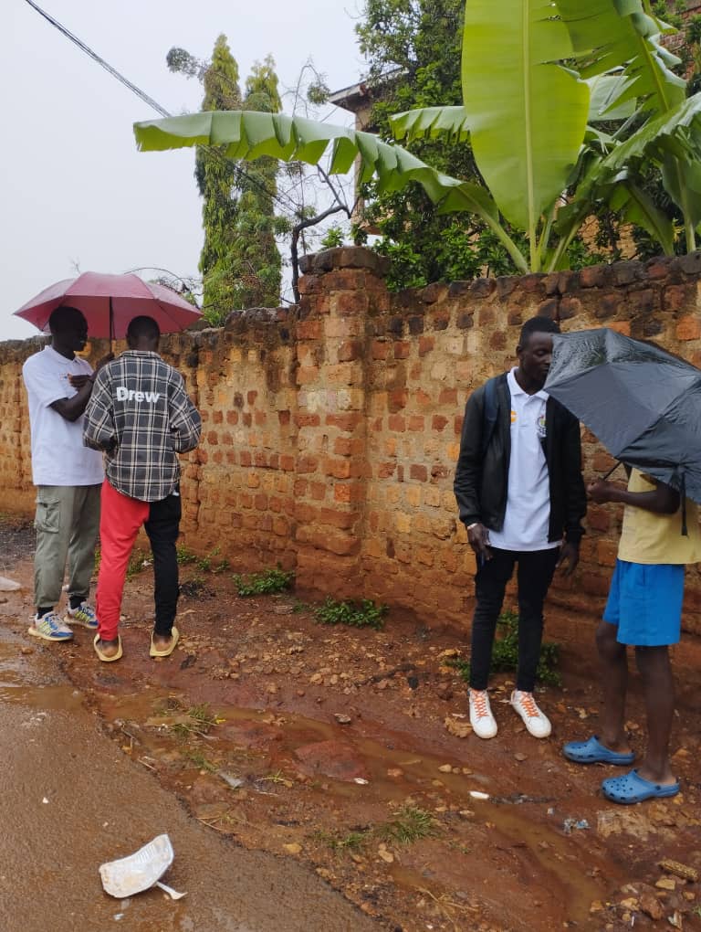 The rain will not stop us from reaching knowledge and information on Sexual Reproductive Health to your doorstep.

Peer educators and service providers from @NaguruC, are having an outreach at Mutongo zone 3 providing a number of SRHR services.
#NTIHCOutreaches  #LiveYourDreamUG