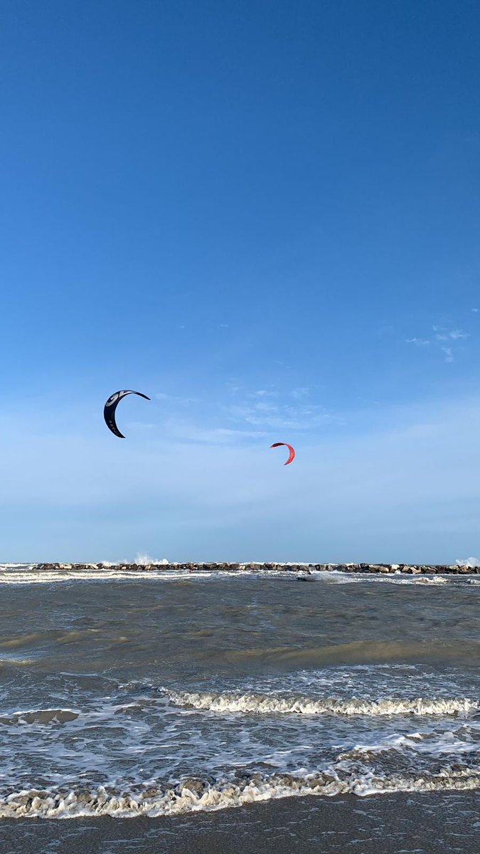 MareOndeVento's tweet photo. #kiters https://t.co/heUOwG816Q
