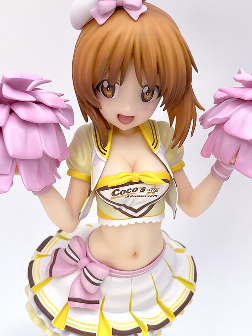 値下がりしている要因に顔の出来がイマイチで
似ていないという評価が多かったのですが
僕的には気になりませんでした。
普通に可愛いと思います。

実は、みぽりんって結構
スタイル良いんですよね…B:82/W:56/H:84
とても魅力的な谷間とくびれです。 