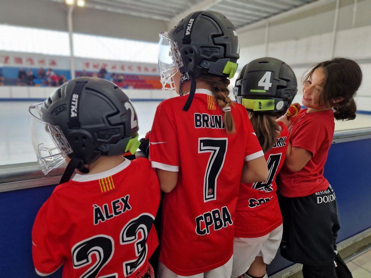 Victòria del prebenjami A 👏, gran i emocionant partit 💪que han fet els jugadors i jugadores
#hoqueipatins #somHoqueisomBlanes #seguimtreballant #opticahospitalaria #pizzeriadolcevitablanes #oxigensalud