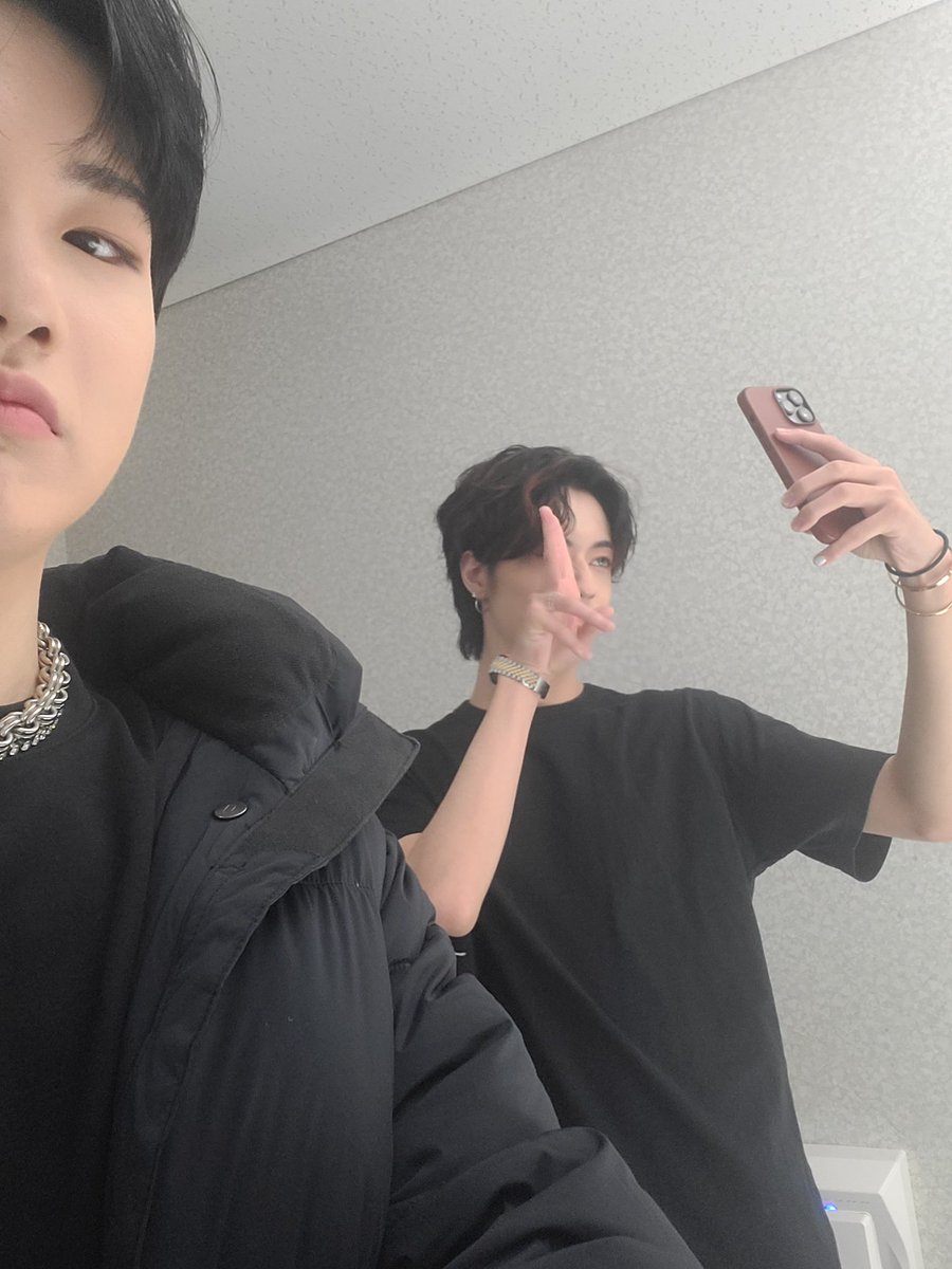 350miles_0509's tweet photo. Behind the scene from Junkyu 🙈🙉❤️

#HARUKYU #하루규 #ฮารุกยู https://t.co/z5dXSfu1w9