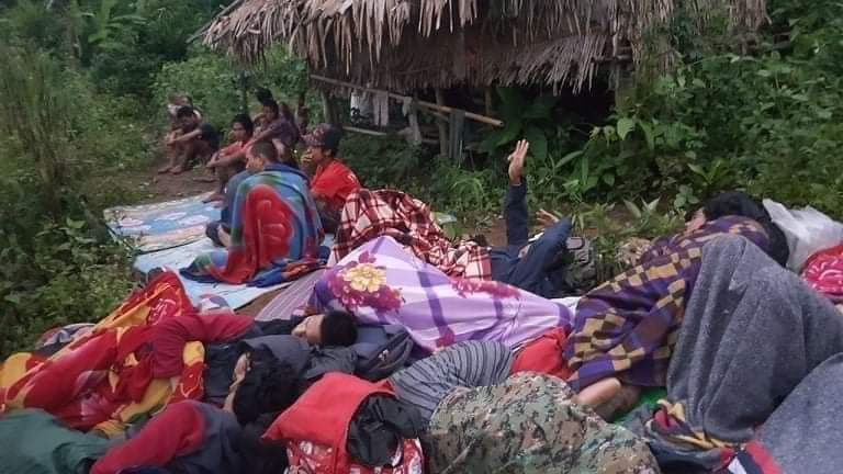 MannShein1's tweet photo. ဒီမိုကရေစီစနစ်
ခိုင်မြဲလာတဲ့အခါမှာ
ငြင်းခုံလို့ရပါတယ်
အပြစ်ပြောလို့လည်းရပါတယ်
စနစ်မပြောင်းသေးဘဲ
ငြင်းခုံနေကြရင်
အပျက်ဘက်သို့သွားတတ်တာမို့
ညီညွတ်ကြစေချင်
တိုင်းပြည်ကြီးဘာဖြစ်နေတာကိုလည်း
သိစေချင်။👇😢 https://t.co/wTBbeRc5EZ