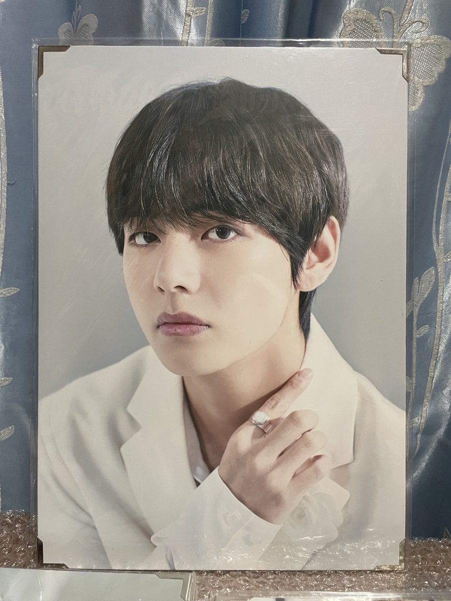 301295T_'s tweet photo. พรีเมี่ยมโฟโต้ แทฮยอง BANG BANG CON The Live  450.- ราคารวมส่ง
สั่งซื้อDM 💜 #ตลาดนัดบังทัน #ตลาดนัดรถไฟบังทัน #ตลาดรถไฟบังทัน #ปล่อยของสะสมบังทัน https://t.co/7ugPBGRCM5