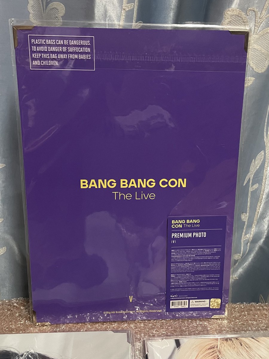 301295T_'s tweet photo. พรีเมี่ยมโฟโต้ แทฮยอง BANG BANG CON The Live  450.- ราคารวมส่ง
สั่งซื้อDM 💜 #ตลาดนัดบังทัน #ตลาดนัดรถไฟบังทัน #ตลาดรถไฟบังทัน #ปล่อยของสะสมบังทัน https://t.co/7ugPBGRCM5